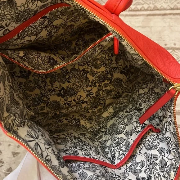 Vera Bradley Red Tote Bag Structured Design - Picture 3 of 3